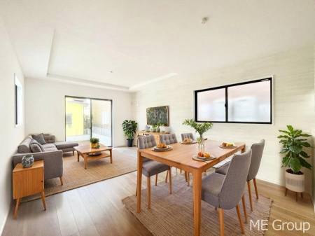 rO@`Living`@O̗ȂVvłLDKB傫ȑނ̂Ŏ邭AƑ̌ȅƂăsb^łBJƓ̗ǂ𐥔񂲗I@ƋCGł