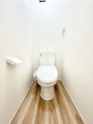 gC@P`Toilet`@̂鐅gC̓EHVbgtłgC͖g킴𓾂Ȃ́BۂłˁBgC2̂Œ̍Gɕ֗łI