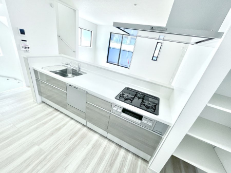 Lb`@P`Kitchen`  rOnJE^[Lb`B  ȂƑƃR~jP[VƂ邾łȂA傫ȊJ邱Ƃł܂B  