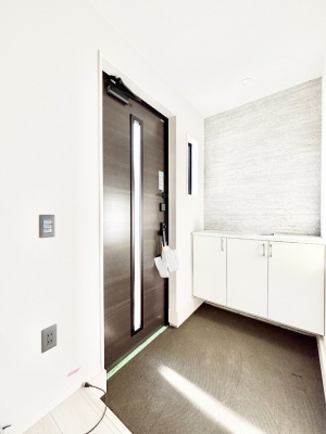 ���ց@�������P�������`Entrance�`�@�Ƃ̒��ł��q�l���}����ŏ��̏ꏊ�ł��錺�ւ́A�Ƃ̈�ۂ��̂��̂ł��I�L�x�Ȍ��֎��[�ŁA����Y��ɕۂ��Ƃ��o���܂��􌺊ւɂ͂����Ղ���[�̉��ʔ��������I