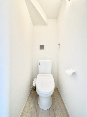 �g�C���@������2�������`Toilet�`�@�������̂��鐅����g�C���̓E�H�V�����b�g�t���ł����g�C���͖����g�킴��𓾂Ȃ����́B����������ۂ������ł��ˁB�g�C����2��������̂Œ��̍��G���ɕ֗��ł��I