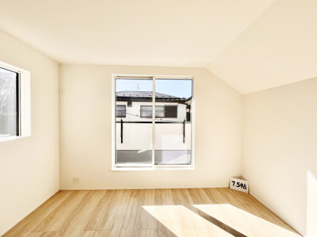 ���̑����ρ@�����`Bed Room�`�@2�ʍ̌����m�ۂ������邢�����́A���ʂ����ǂ��A��ϋ��S�n�̗ǂ���ԂƂȂ��Ă���܂��B�u�₩�ȕ��������ċN���钩�́A���K�����̎n�܂�ɁI���������ʕ����ƂĂ��ǂ��Z�܂���