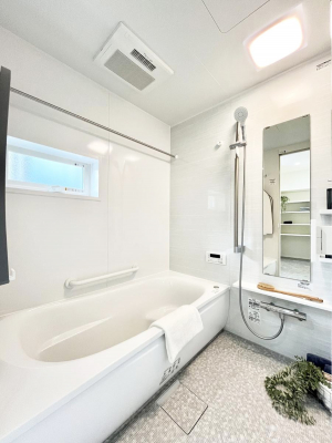 @`Bath Room`@͋C̗ŖɌătbVB@\tĂ̂ŗׂ̐@uŐ􂢏オ󕨂AJ̓VCCɂ邱Ƃ\łB