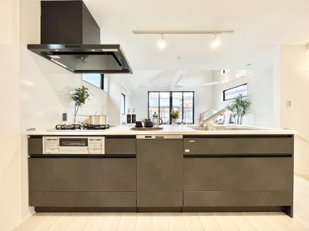 Lb`@`Kitchen`@LĎg₷Lb`ȂƑłɗAЕtԂȂłႢ܂[Ղ肠̂ŁAƐȈۂۂĂ܂B