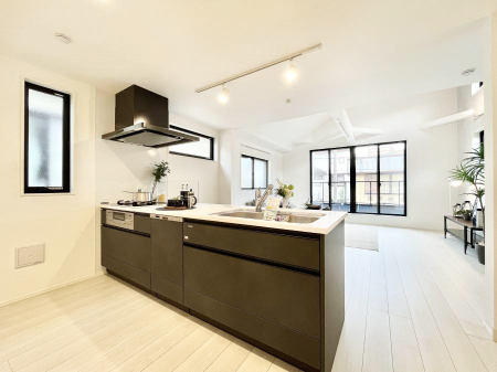 Lb`@`Kitchen`@R鑋̂Lb`gꏊ炱Agl܂BƂLb`R[i[͎LȎdオƂȂĂ܂B