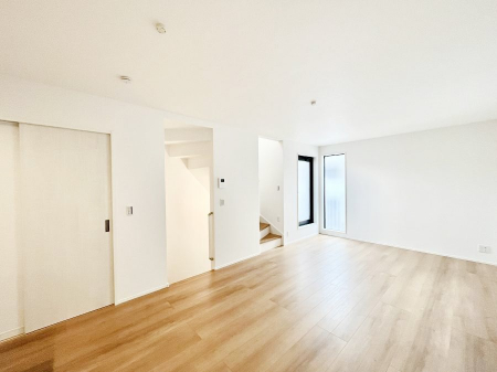 ̑ρ@`Living`@ɂ݂͂ȂWAHƊybn܂BbɖɂȂ肷āAY锼߂ɂȂĂ܂Bȑ̊Ԃ̍KĂꏊł肽B