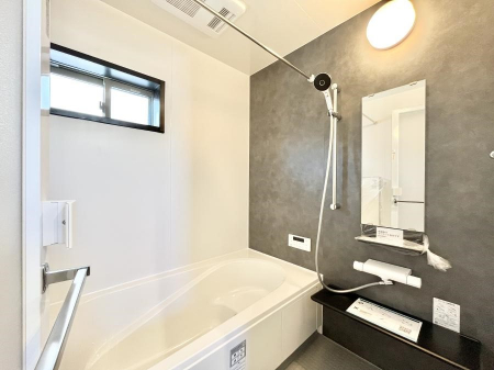 @Pn`Bath Room`@t̃oX[Bz˂ޖ邢́A̓CǂgłB܂A@Ă܂BCǍDłB  