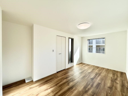 Q@Pn`Bed Room`@ulvƂvwł肭낰QB̉Ǝ₨dɔꂽ̓tJtJ̃xbgŖĂBer{IĂKȍL