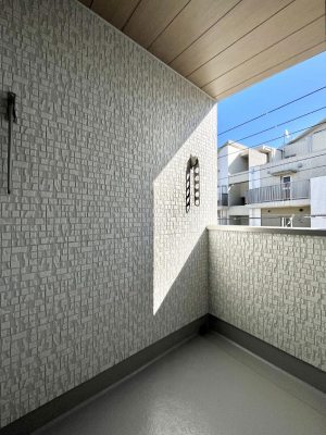 oRj[@Pn`Balcony`  oRj[͉z݁Azc󕨂C悭Ƃł܂B  g₷JIȃoRj[łzՂ~蒍AoRj[tZ܂B  