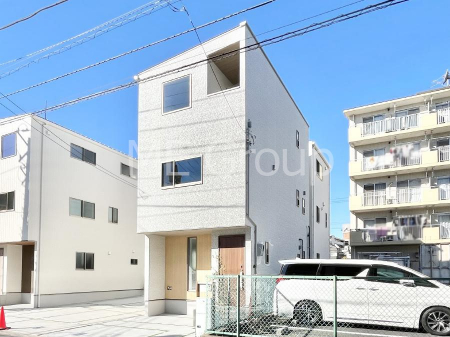 nOώʐ^@OρPn`Exterior`@ՐÂȏZnŎqĉƑɃsb^B̂UKȗ΂Ɍb܂ꂽGAŁARɕ܂ꂽ₩ȕ炵邽߂́AƂ肠ZĂ܂B