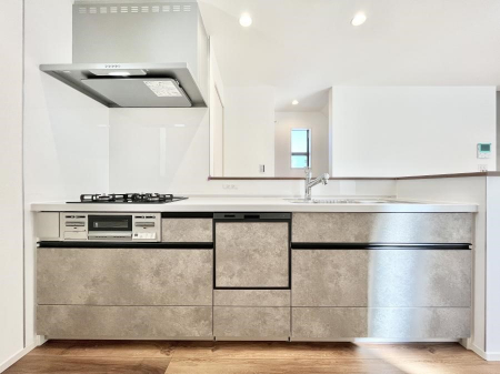 Lb`@Pn`Dressing Room`@\ȑ傫̐ʑ͎[鎖ȂAgȂ݃`FbN⎕ȂǁA̍QԂłzeCNȃXy[Xŗ]TƂƂĒ܂B