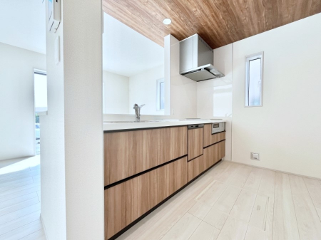 Lb`@`Kitchen`@LĎg₷Lb`ȂƑłɗAЕtԂȂłႢ܂[Ղ肠̂ŁAƐȈۂۂĂ܂B