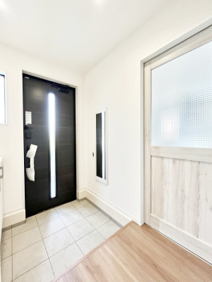 ց@S`Entrance`@ւ͉Ƃ̊Ƃ܂䂪Ƃ̃ZX肰Ȃ閣͂錺֑ÿ݂BAxɉƑقƂłSn悢ԑ؂łˁ