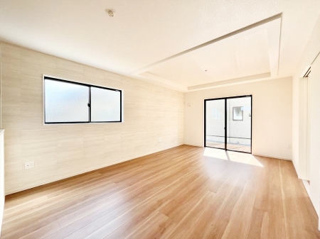 rO@S`Living`@O̗ȂVvłLDKB傫ȑނ̂Ŏ邭AƑ̌ȅƂăsb^łBJƓ̗ǂ𐥔񂲗I