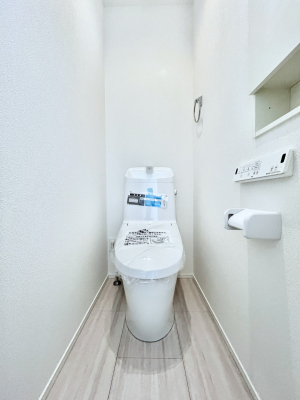 �g�C���@�g�C����1�K��2�K���ꂼ��ɔz�u����Ă��ĂƂĂ��֗��ł��B 