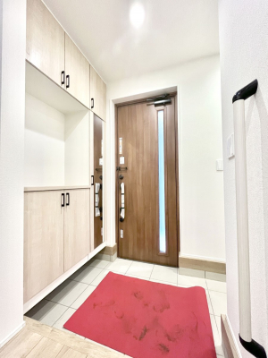 ���ց@�����`Entrance�`�@���ʔ��~���[�t�Ȃ̂ŁA���o�����O�̐g�����Ȃ݃`�F�b�N�Ɂ��􌺊ւ͂��q�l�����o�}�������ԍŏ��̏ꏊ�A�A���Ă��鎞�ɓ���ŏ��̏ꏊ�B����ȏꏊ�����炱���A���ǂ���ԂɁc��