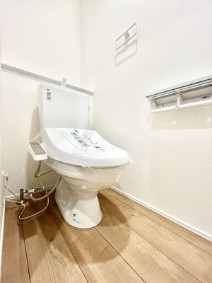 �g�C���@�g�C����1�K��2�K���ꂼ��ɔz�u����Ă��ĂƂĂ��֗��ł��B 