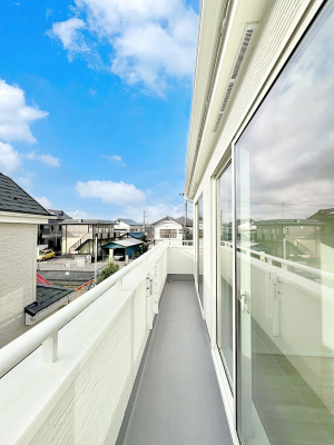 �o���R�j�[�@������A�������`Balcony�`  �o���R�j�[�͉������z���������݁A���z�c����󕨂��C�����悭�������Ƃ��ł��܂��B�g���₷���J���I�ȃo���R�j�[�ł����z�����������Ղ�~�蒍���A�o���R�j�[�t���Z�܂��B  