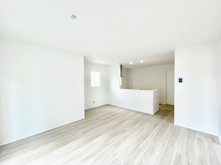 ���̑����ρ@������A�������`Living�`�@�����ɂ݂͂�Ȃ��W���A�H���Ɗy������b���n�܂�B�b�ɖ����ɂȂ肷���āA��������Y��锼�߂��ɂȂ��Ă��܂��B����ȑ��̊Ԃ̍K�������������Ă����ꏊ�ł��肽���B