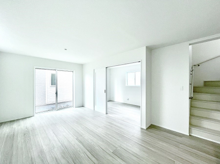 ���r���O�@�����u�������܁v�u��������v�Ƒ��Ƃ̃R�~���j�P�[�V�������[�܂郊�r���O�C���K�i�B