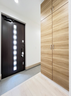 ց@Q`Entrance`@Ƃ̒łql}ŏ̏ꏊł錺ւ́AƂ̈ۂ̂̂łILxȌ֎[ŁAYɕۂƂo܂􌺊ւɂ͂Ղ[̉ʔI