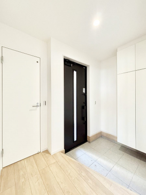 ���ց@�K���X�X���b�g�̓��������փh�A�������Ɍ���͂��Ă���܂�