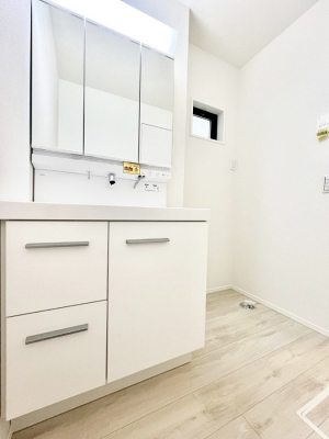 ���̑��@��Ƃ�̐��ʃX�y�[�X�Œ��̐g�x�x���X���[�Y��