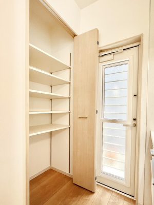 ���̑����ρ@�ݔ����S�������H�ނ̃X�g�b�N�͂������A���p�i�̎��[�Ȃǎg�����͂��낢��  