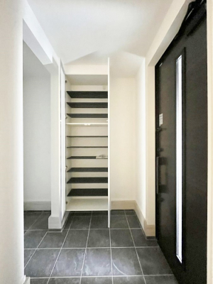 ���ց@�K���X�X���b�g�̓��������փh�A�������Ɍ���͂��Ă���܂�