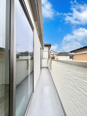 �o���R�j�[�@�����`Balcony�`  �o���R�j�[�͉������z���������݁A���z�c����󕨂��C�����悭�������Ƃ��ł��܂��B  �g���₷���J���I�ȃo���R�j�[�ł����z�����������Ղ�~�蒍���A�o���R�j�[�t���Z�܂��B  