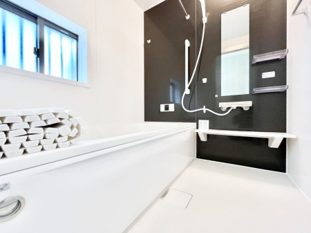 @`Bath Room`@͋C̗ŖɌătbVB@\tĂ̂ŗׂ̐@uŐ􂢏オ󕨂AJ̓VCCɂ邱Ƃ\łB