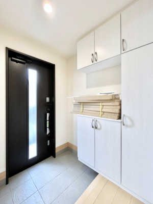 ց@`Entrance`@Ƃ̒łql}ŏ̏ꏊł錺ւ́AƂ̈ۂ̂̂łILxȌ֎[ŁAYɕۂƂo܂􌺊ւɂ͂Ղ[̉ʔI