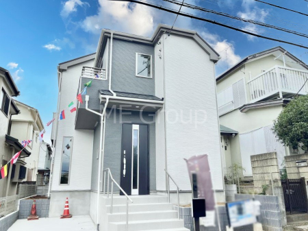 nOώʐ^@Oρ`Exterior`  ՐÂȏZnŎqĉƑɃsb^B  ̂UKȗ΂Ɍb܂ꂽGAŁARɕ܂ꂽ₩ȕ炵邽߂́AƂ肠ZĂ܂B