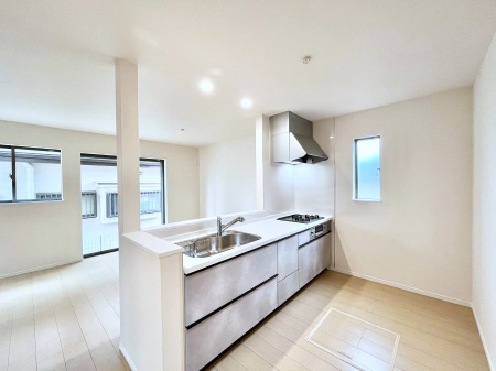 Lb`@`Kitchen`@R鑋̂Lb`gꏊ炱Agl܂BƂLb`R[i[͎LȎdオƂȂĂ܂B