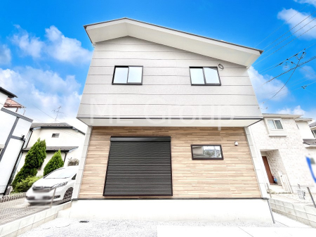 nOώʐ^@Oρ`Exterior`  ՐÂȏZnŎqĉƑɃsb^B  ̂UKȗ΂Ɍb܂ꂽGAŁARɕ܂ꂽ₩ȕ炵邽߂́AƂ肠ZĂ܂B