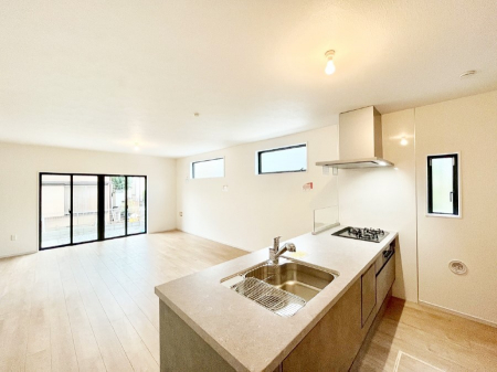 Lb`@`Kitchen`  rOnJE^[Lb`B  ȂƑƃR~jP[VƂ邾łȂA傫ȊJ邱Ƃł܂B  ql̐邱Ƃł܂ˁI