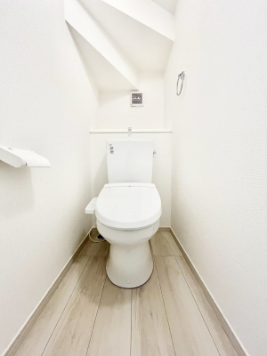 �g�C���@�����`Toilet�`�@�Y��E�X�b�L���E���K�ȃE�H�V�����b�g�t�g�C���ł��낰���Ԃł��B�g�C���͖����g�킴��𓾂Ȃ����́B����������ۂ������ł��ˁB�g�C����2��������̂Œ��̍��G���ɕ֗��ł��I