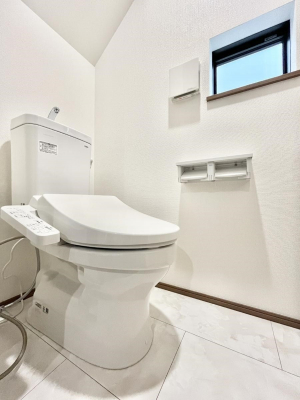 �g�C���@������A�������`Toilet�`�@�������̂��鐅����g�C���̓E�H�V�����b�g�t���ł����g�C���͖����g�킴��𓾂Ȃ����́B����������ۂ������ł��ˁB�g�C����2��������̂Œ��̍��G���ɕ֗��ł��I