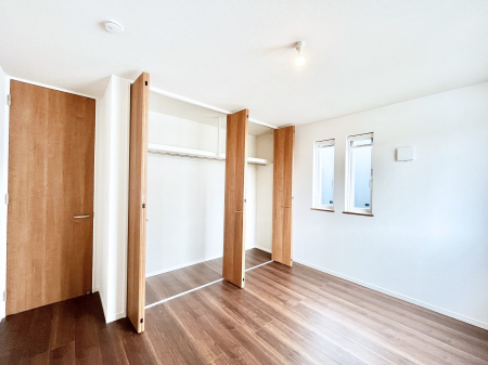 Q@XS`Bed Room`@}VƈႢ̂ˌẴbgłBƑƂŎ苷ɊĂZ܂ˌĂł͊evCoV[ۂƂł܂B