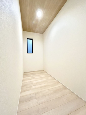 ���̑����ρ@�L�b�`���ɂ̓p���g���[�I�H�ނ̃X�g�b�N�͂������A���p�i�̎��[�Ȃǎg�����͂��낢��I