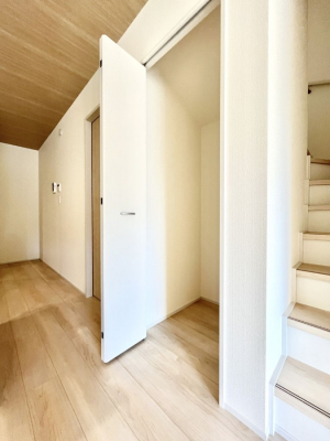 ���̑����ρ@�L�����[�B�|�������G�߂̏��������[���邱�Ƃ��ł��܂��B