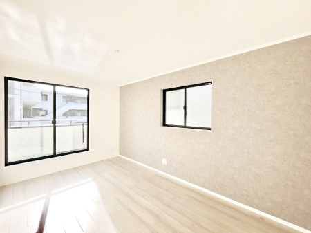 �Q���@������C�������`Bed Room�`�@�u��������������l�v�Ƃ��v�w�ł�����肭�낰��Q���B�����̉Ǝ��₨�d���ɔ�ꂽ���̓t�J�t�J�̃x�b�g�Ŗ�����Ă��������B�{�I�������Ă����K�ȍL����������