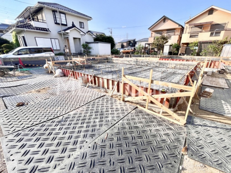 nOώʐ^@OρB`Exterior`@ՐÂȏZnŎqĉƑɃsb^B̂UKȗ΂Ɍb܂ꂽGAŁARɕ܂ꂽ₩ȕ炵邽߂́AƂ肠ZĂ܂B