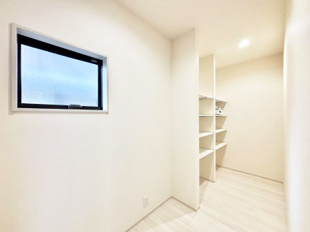 ���[�@������1�������L�b�`�����ɂ�����I�t���̃��[�e�B���e�B�X�y�[�X�B���p�r�ɂ��g�����������܂��B