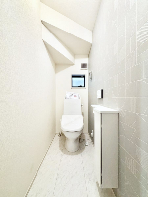 �g�C���@������1�������`Toilet�`�@�������̂��鐅����g�C���̓E�H�V�����b�g�t���ł����g�C���͖����g�킴��𓾂Ȃ����́B����������ۂ������ł��ˁB�g�C����2��������̂Œ��̍��G���ɕ֗��ł��I