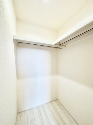 ���[�@�m���̃N���[�[�b�g�B���s��������̂Ō���̈ߗނ�����������܂�܂��B