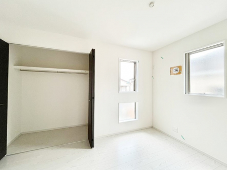 Q@`Bed Room`  Sɂ͎[N[[bgIiĝm⏬͂AGߕ̂mȂǂƐڂ܂܂B  ԂLgpł܂ˁB