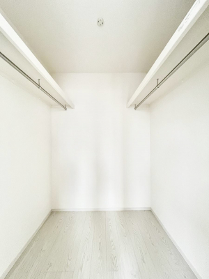 ̑@`Walk-in Closet`@KvȂ̂R[fBl[gꗗĊmFłAgxx⏀ZԂōςރEH[NCN[[bgݒu܂BƂ̒Ƃ֗Ȏ[Xy[XłB