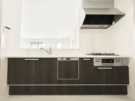 Lb`@`Kitchen`@beރrOAȂLb`BƂ́Ał͂ȂA炵AKɂꏊBΊ̖A炬̓X̂߂ɁAŐV̐ݔEdl̗pB