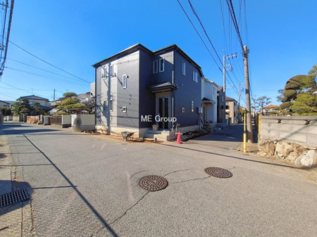 ���n�O�ώʐ^�@�`Exterior�`�@�O�ʓ��H�F�쓌 5.01m �����A�k�� 3.36m �����@��w�̈�ˌ��Ă𒆐S�Ƃ����X���݂����R�Ƒ����A���ӂ͍��������������Ă��Ȃ��̂ŁA�΂̑����ՐÂȎ����������ł��B